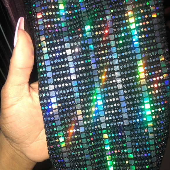 Metallic sequin pants set. - Picture 4 of 8